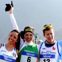 Il podio assoluto femminile (foto Colombo/FIDAL)