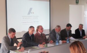 Staff_Il tavolo delle autorità