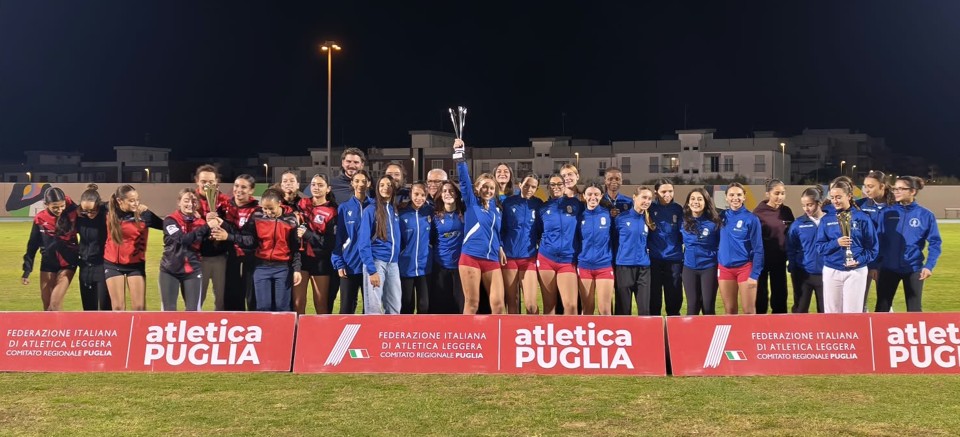 Il podio di società delle Cadette: A.P.S. Due Mondi, ASD US Foggia Scuola Naz. Asta e Atletica Giovanile Acquaviva. Foto: Daniele De Ceglie