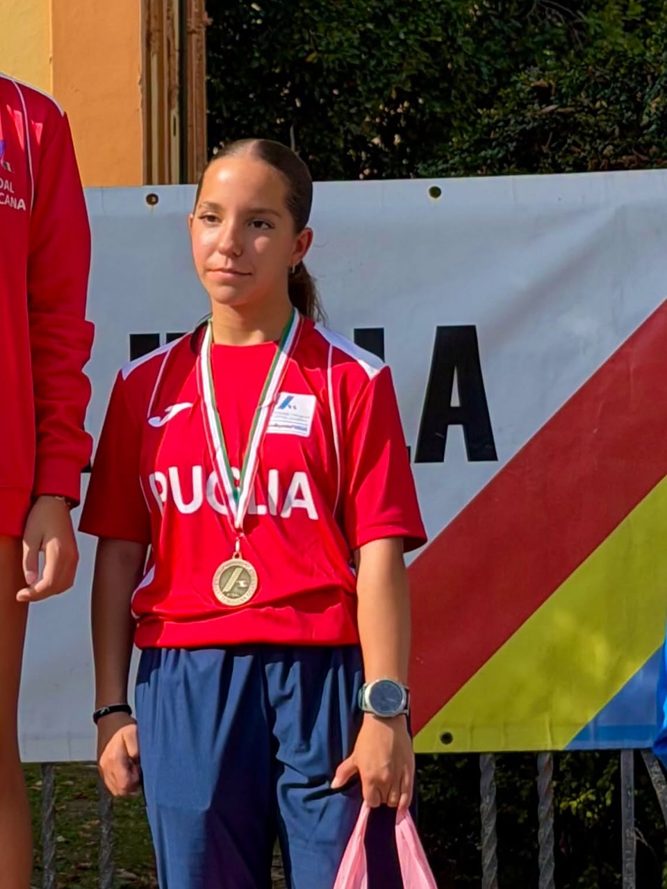Gaia Cavallo sul podio della 4 km Cadette del Trofeo delle Regioni. Foto: Atletica Firenze Marathon