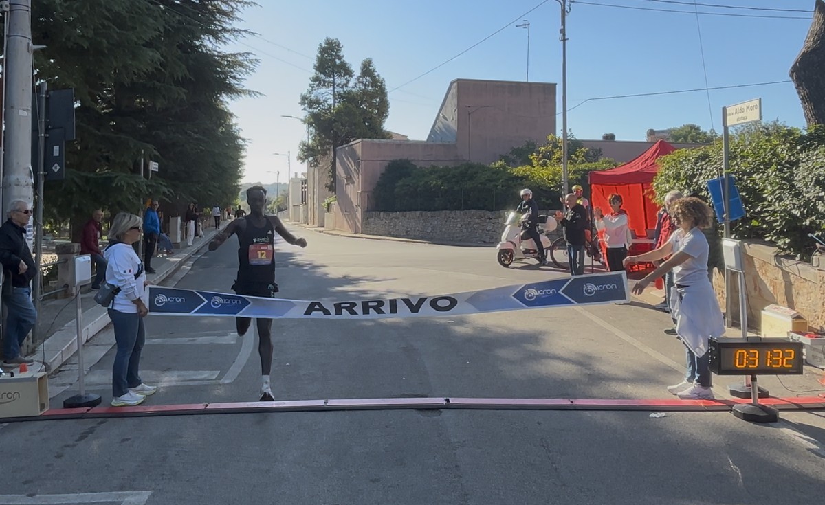 Jean De Dieu Butoyi vince il Trofeo Grotte. Foto: ICRON