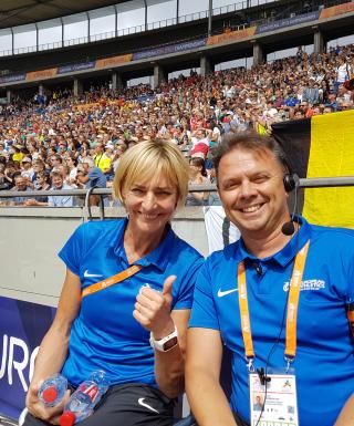 Luca Verrascina con la tedesca Heike Drechsler, due volte campionessa olimpica di salto in lungo (19
