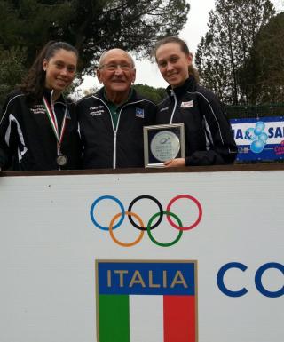 Die Meraner Schwestern Sara und Valeria Buglisi mit Trainer Hans Ladurner 