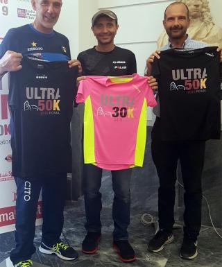 Fabio Martelli con gli ideatori della UltraRoma50k