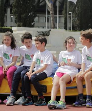 Sara Simeoni con i bambini delle Scuole di atletica (Foto Roma 2024)