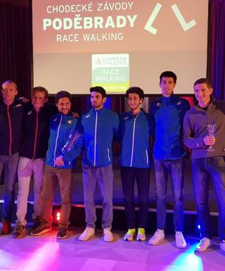 La premiazione della squadra maschile a Podebrady