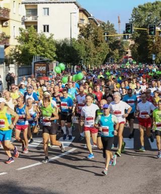 Un momento dell'edizione 2018 della Trento Half Marathon