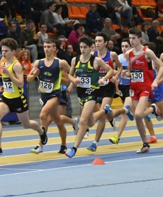 Simone Valduga (Us Quercia Trentingrana) impegnato negli 800 metri - Foto MUTI / FIDAL