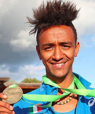 Yeman Crippa con le medaglie di Chia 2016