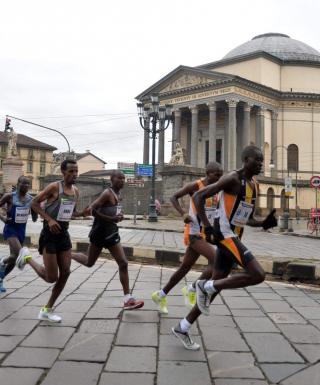 Un passaggio della maratona a Torino (foto organizzatori)