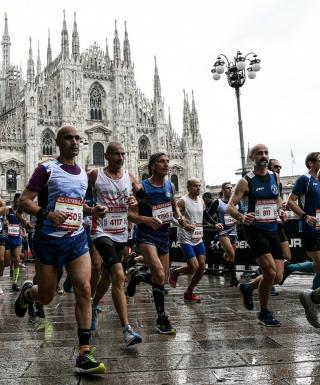 Un momento della scorsa edizione della Milano Marathon (foto LaPresse)