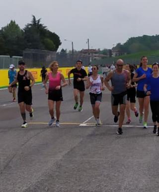 Gli atleti provano il percorso (foto Grana/FIDAL Emilia-Romagna)