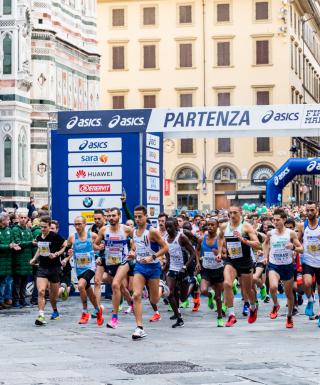 La partenza di una scorsa edizione alla Firenze Marathon (foto organizzatori)