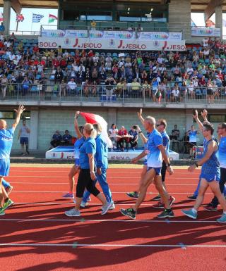 La sfilata degli atleti italiani (foto Castagnoli/organizzatori)