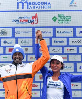  Simon Kamau Njeri e Federica Moroni vincitori della Bologna Marathon