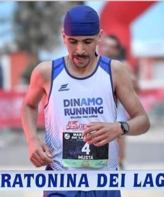 Mustafa Belghiti vincitore della Mratonina dei Laghi