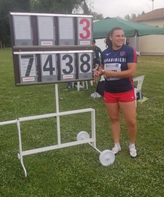 Sara Fantini , record italiano nel martello con 74,38