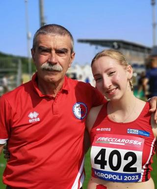 Maria Isotta Vitali vincitrice dei 1500 con il coach Fornasari