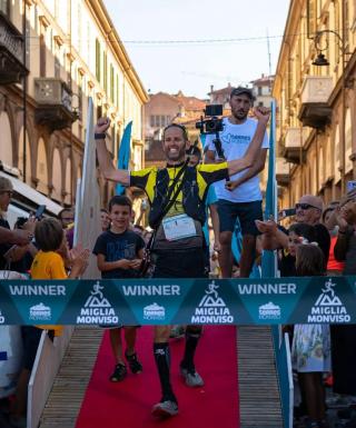 L'arrivo del vincitore della 100 miglia Danilo Lantermino (foto organizzatori)
