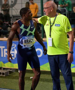 Il presidente dell'Us Quercia Carlo Giordano con Marvin Bracy, vincitore e recordman dei 100 metri n