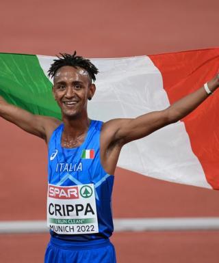 Yeman Crippa trionfa dopo il bronzo nella foto di Francesca Grana / FIDAL