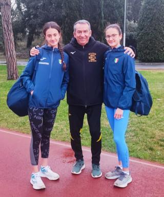 Laura ed Elena Ribigini con il tecnico Esposito