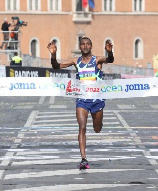 Fikre Bekele Tefera (foto organizzatori Maratona di Roma)
