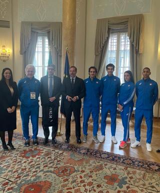 Gli azzurri nell’Ambasciata d’Italia a Belgrado - clicca per ingrandire 