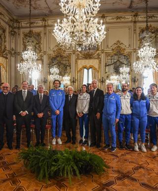 Gli azzurri con il Presidente della Repubblica Mattarella (foto Fama/FIDAL)
