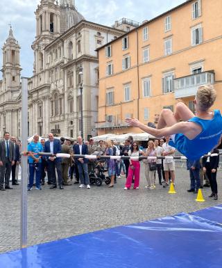 Atletica per tutti a Piazza Navona (foto Esercito)