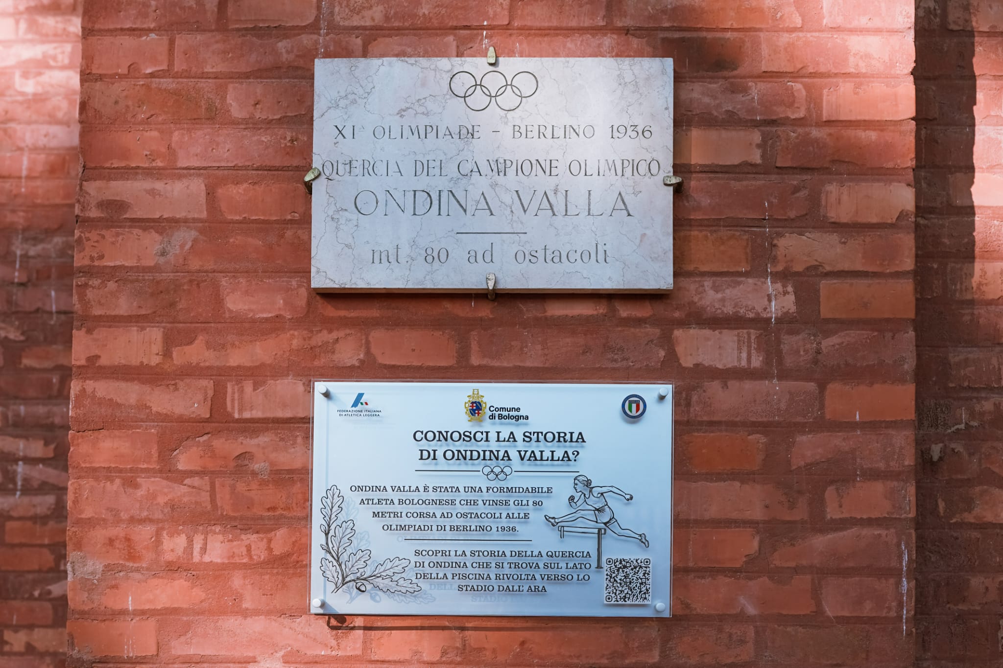 Targa a Bologna in ricordo di Ondina Valla